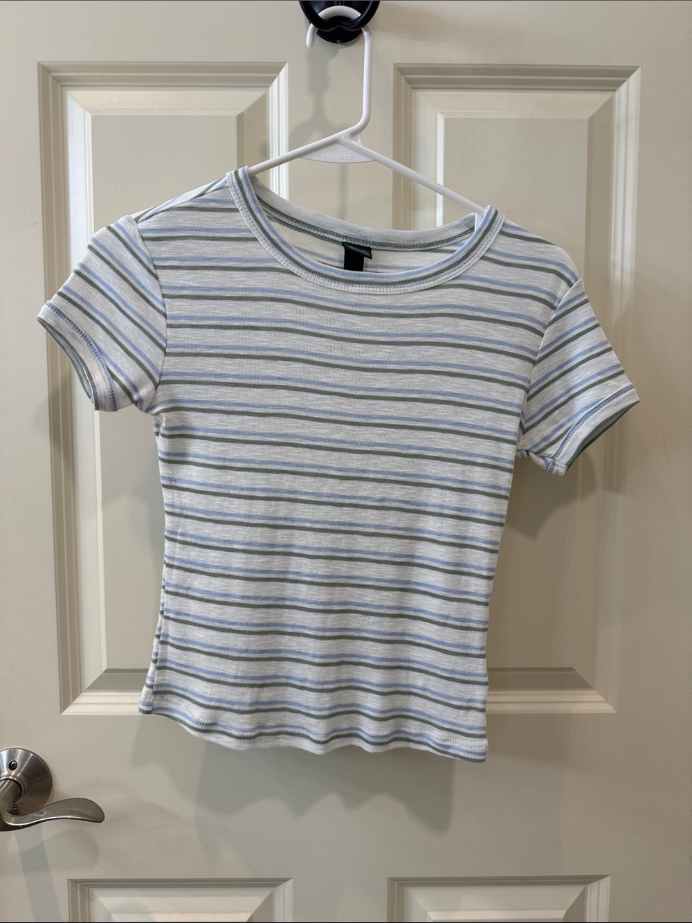 Striped Short-Sleeve Crewneck Tee in Light Gray and Light Blue